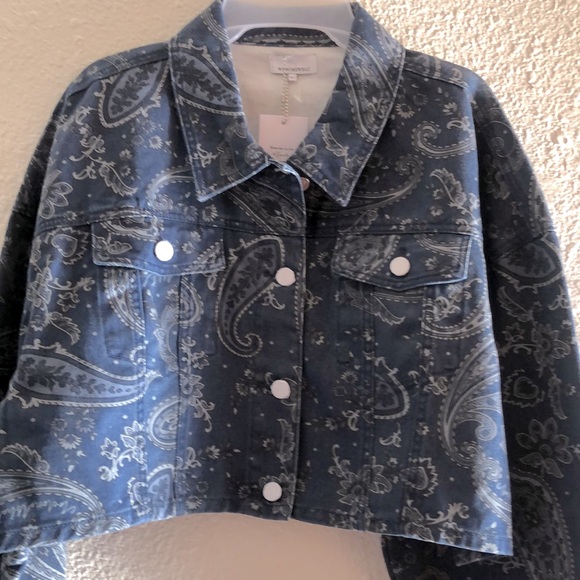 WEWOREWHAT Cropped Jean Jacket, Rigid Denim Paisley Print, Sz. M-L /NWT - Picture 6 of 17